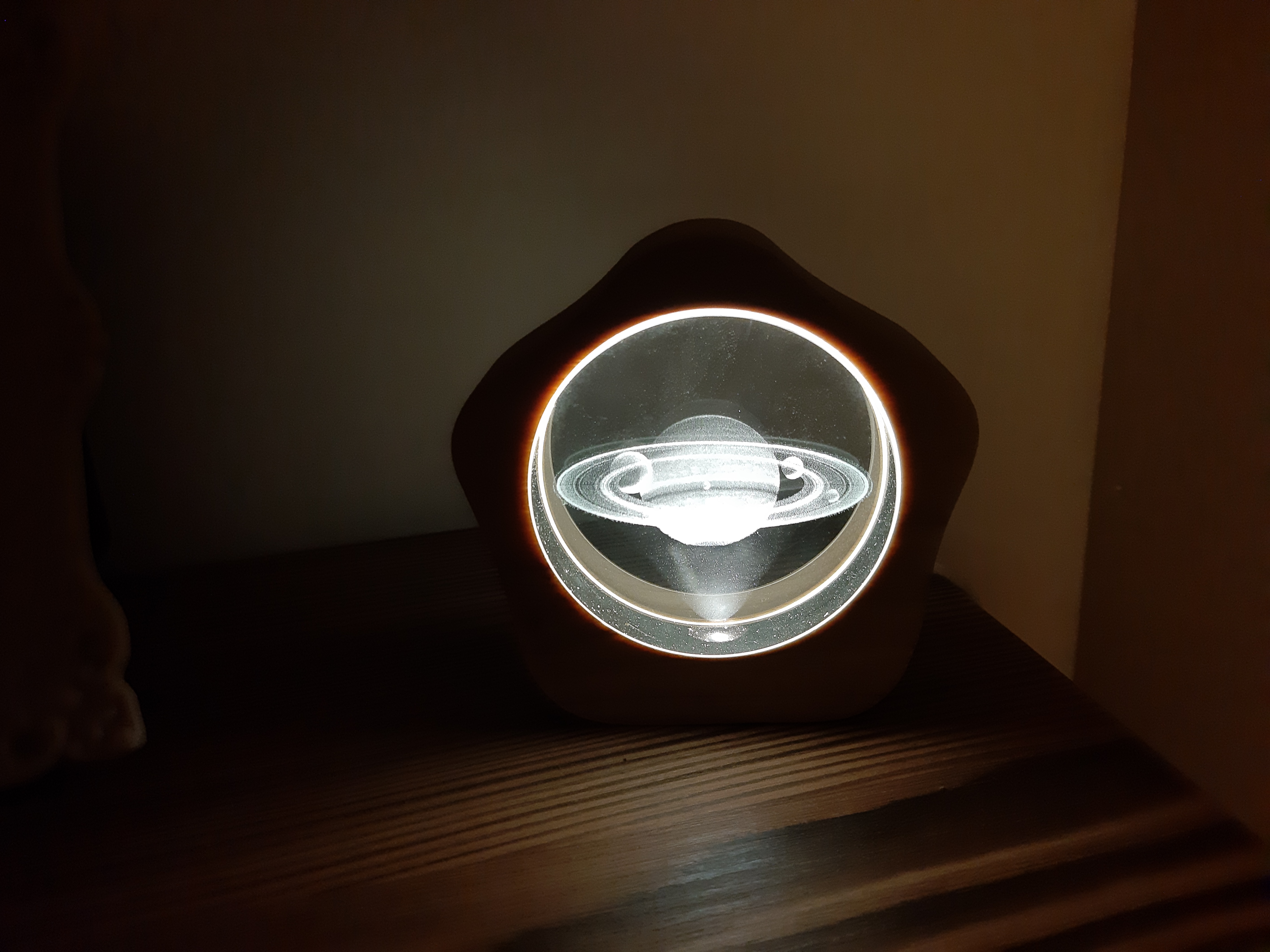 Drewniano-szklana lampka